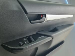 Toyota Hilux 2.0 single cab S (aircon) - Image 14