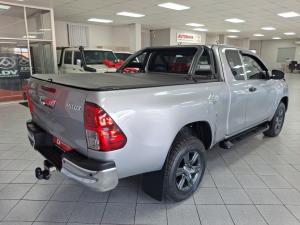 Toyota Hilux 2.4GD-6 Xtra cab Raider manual - Image 2