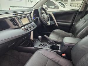 Toyota RAV4 2.0 GX auto - Image 7