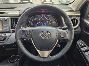 Toyota RAV4 2.0 GX auto - Image 8