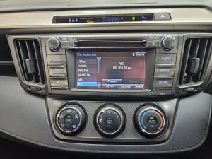 Toyota RAV4 2.0 GX auto - Image 13