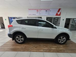 Toyota RAV4 2.0 GX auto - Image 3