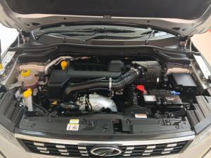 Mahindra XUV300 1.5TD W8 - Image 15