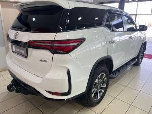 Toyota Fortuner 2.8GD-6 4x4 VX - Image 2