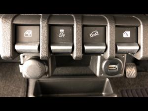 Suzuki Jimny 1.5 GLX AllGrip 5-door manual - Image 29