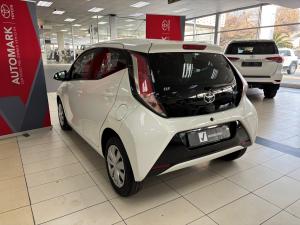 Toyota Aygo 1.0 - Image 9