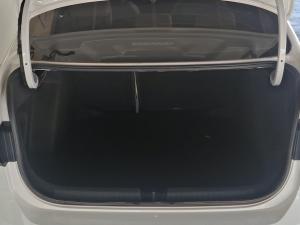 Volkswagen Polo sedan 1.6 Life auto - Image 12