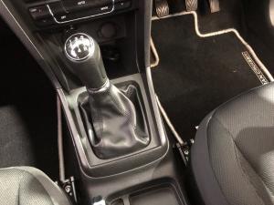 Toyota Hilux 2.4GD-6 single cab Raider manual - Image 12