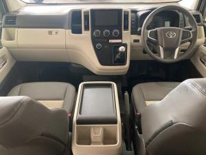 Toyota Quantum 2.8 SLWB bus 14-seater GL manual - Image 6