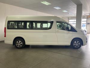 Toyota Quantum 2.8 SLWB bus 14-seater GL manual - Image 3