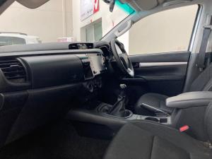 Toyota Hilux 2.4GD-6 double cab Raider manual - Image 7