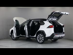 Toyota RAV4 2.0 VX - Image 10