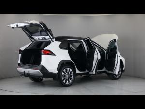 Toyota RAV4 2.0 VX - Image 16