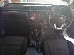 Toyota Hilux 2.4GD-6 single cab Raider manual - Image 6