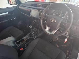 Toyota Hilux 2.4GD-6 single cab Raider manual - Image 8