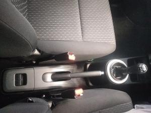 Toyota Vitz 1.0 XR manual - Image 11