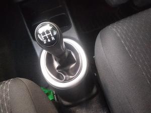 Toyota Vitz 1.0 XR manual - Image 12