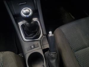 Toyota Corolla Quest 1.8 Plus manual - Image 12