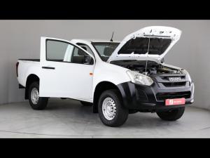 Isuzu D-Max Gen 6 250 single cab Fleetside safety - Image 14