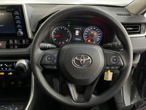 Toyota RAV4 2.0 GX - Image 8
