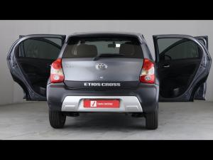 Toyota Etios Cross 1.5 Xs - Image 9