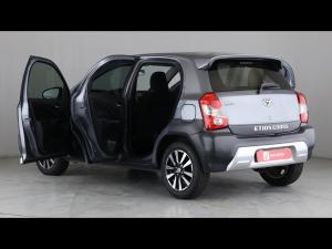 Toyota Etios Cross 1.5 Xs - Image 10