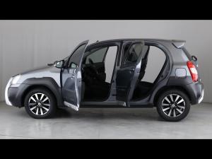 Toyota Etios Cross 1.5 Xs - Image 11