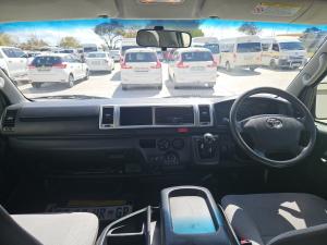 Toyota Hiace 2.5D-4D bus 14-seater GL - Image 6