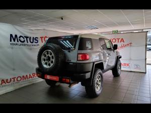 Toyota FJ Cruiser FJ Cruiser - Image 2