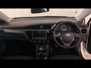 Toyota Corolla Quest 1.8 Plus manual - Image 6