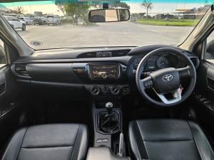 Toyota Hilux 2.4GD-6 double cab 4x4 SR - Image 6