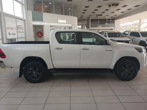 Toyota Hilux 2.8 GD-6 Raider 4X4 automaticD/C - Image 3