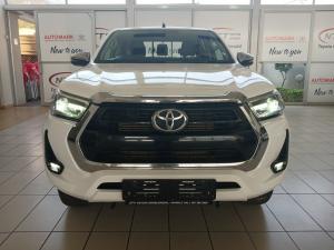 Toyota Hilux 2.8 GD-6 Raider 4X4 automaticD/C - Image 4