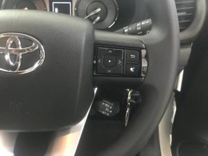 Toyota Hilux 2.4 GD-6 RB Raider automaticS/C - Image 10