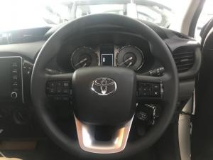 Toyota Hilux 2.4 GD-6 RB Raider automaticS/C - Image 8