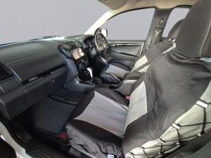 Isuzu D-MAX 300 LX automatic E/CAB - Image 3