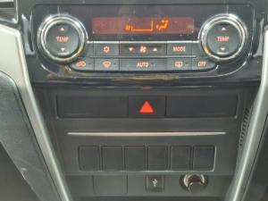 Mitsubishi Triton 2.4DI-D double cab auto - Image 11