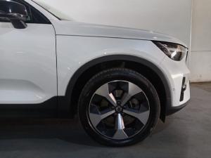 Volvo XC40 B4 Plus Dark - Image 3