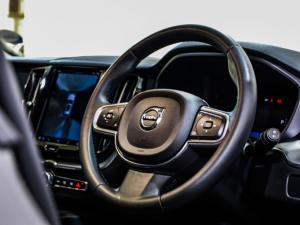 Volvo XC60 B5 AWD Essential - Image 11