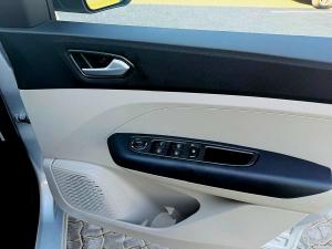 Renault Triber 1.0 Intens auto - Image 16