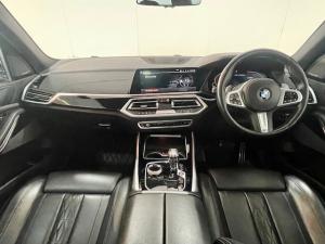 BMW X5 M50d - Image 11