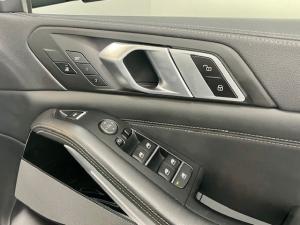 BMW X5 M50d - Image 15