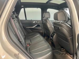 BMW X5 M50d - Image 17