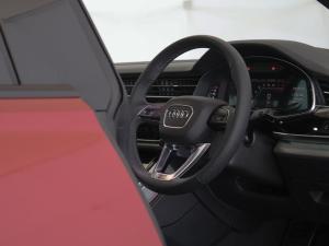 Audi Q8 55TFSI quattro Black Edition - Image 16