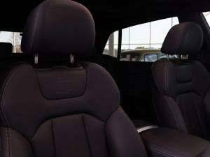 Audi Q8 55TFSI quattro Black Edition - Image 23