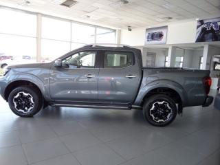 Nissan Navara 2.5DDTi double cab LE Plus