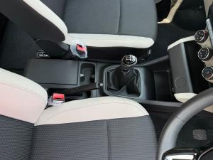 Renault Triber 1.0 Zen manual - Image 13