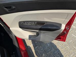 Renault Triber 1.0 Zen manual - Image 17