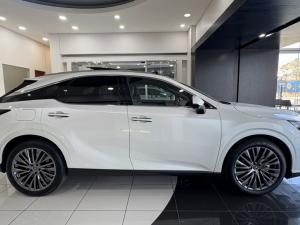 Lexus RX 450h+ - Image 4