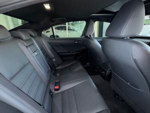 Lexus IS 300h SE - Image 10